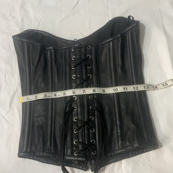 Leather Corset - Picture 5 of 8